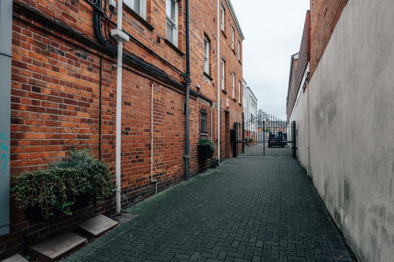 Central Modern Flat For 4-6 & Dedicated Parking Henley-on-Thames Buitenkant foto