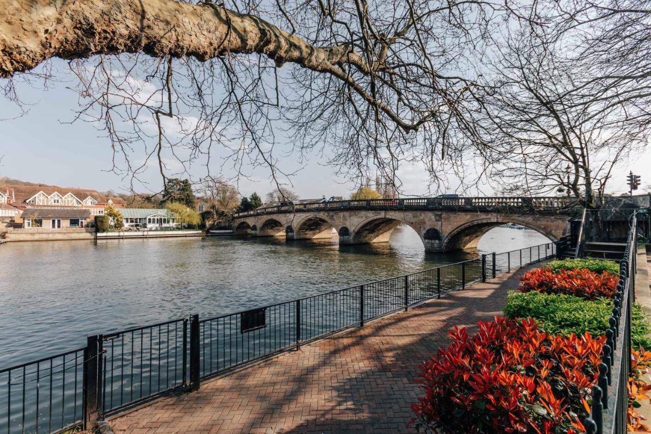 Central Modern Flat For 4-6 & Dedicated Parking Henley-on-Thames Buitenkant foto
